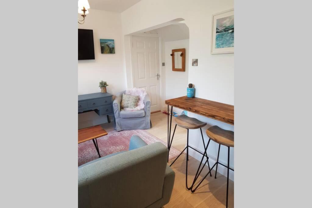 St Ives Apartment Private Parking With Garden 10 Minute Walk Into Town And Beach 외부 사진