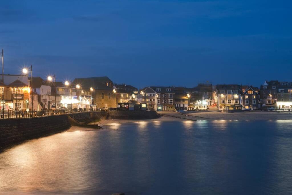 St Ives Apartment Private Parking With Garden 10 Minute Walk Into Town And Beach 외부 사진