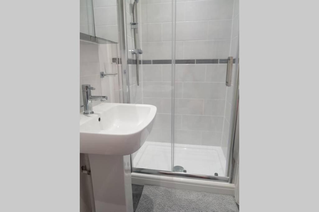St Ives Apartment Private Parking With Garden 10 Minute Walk Into Town And Beach 외부 사진